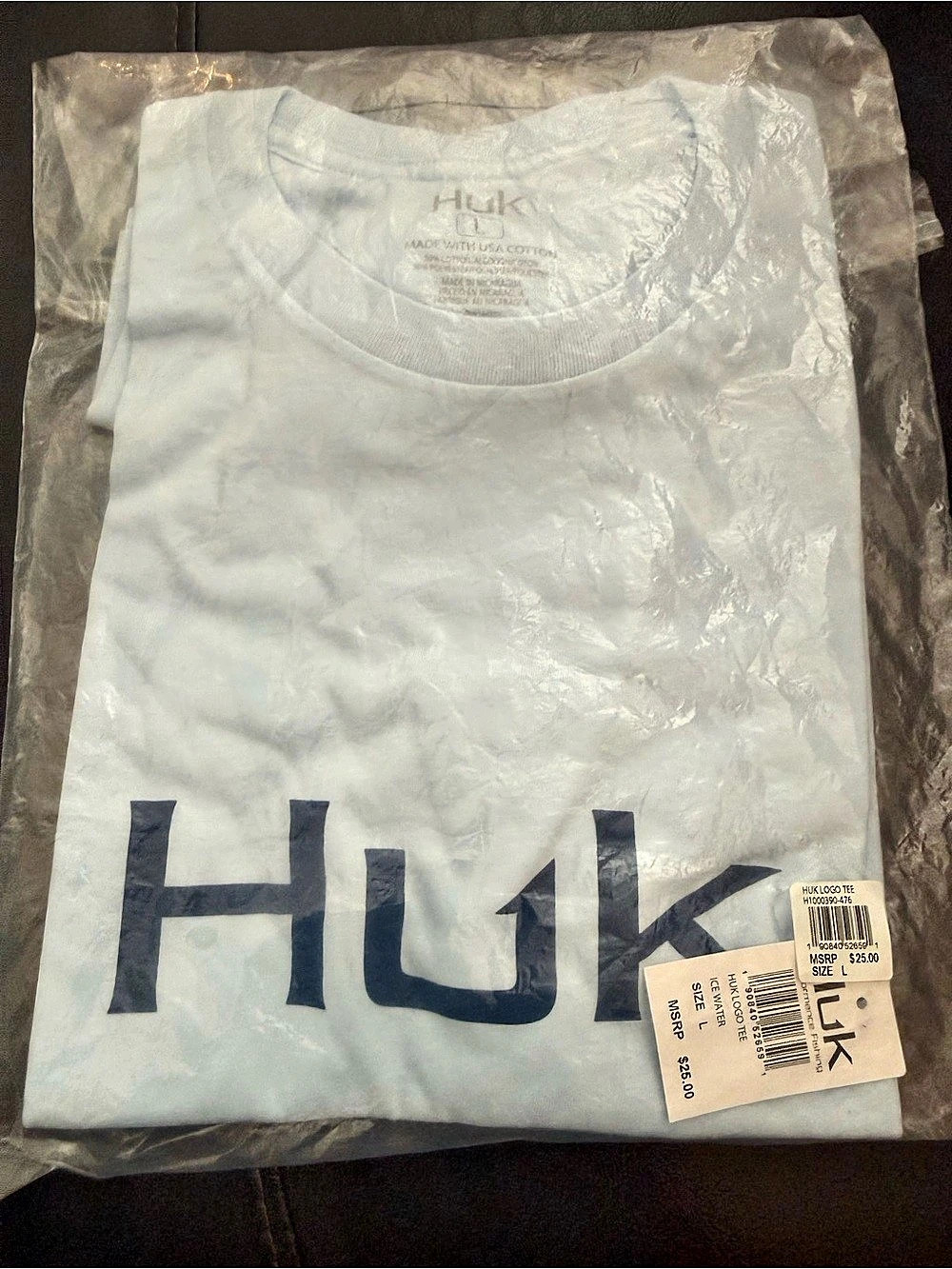 Huk Graphic Logo Tee in White & Blue Size Large NWT